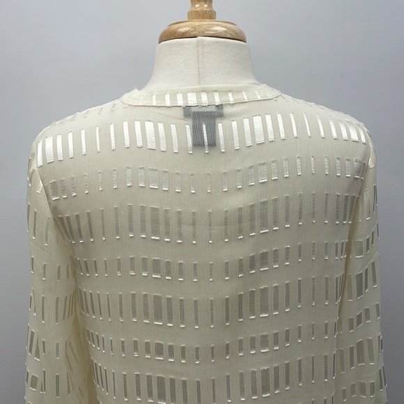 Ann Taylor Geometric Chiffon 3/4 Sleeve Split V-Neck Blouse White XS - Picture 6 of 9